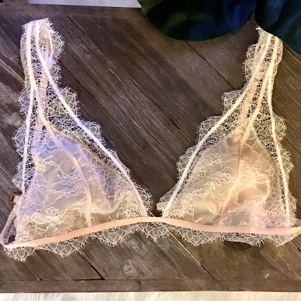 VS Med Lace Bralette